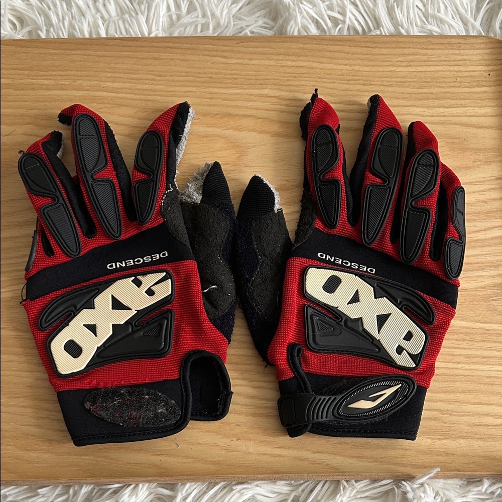 OXO Red and Black Men's Gloves - free with any purchase